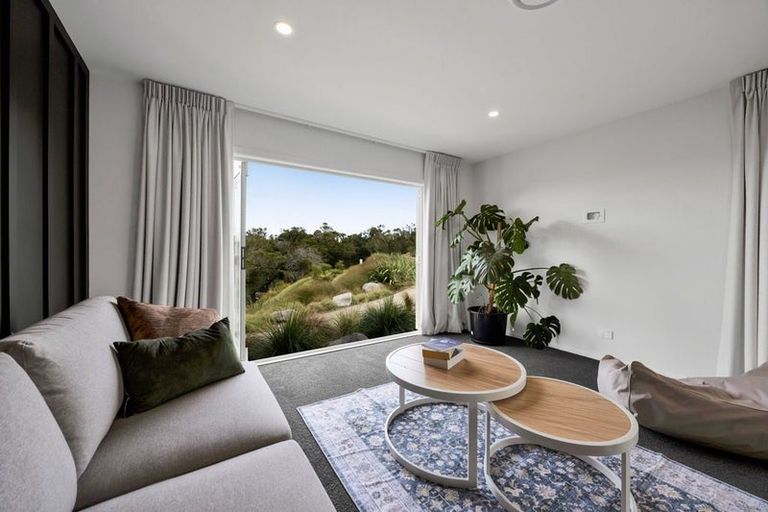 Photo of property in 423 Cardiff Road, Pembroke, Stratford, 4391