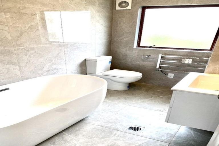 Photo of property in 1/31 Roanoke Way, Albany, Auckland, 0632