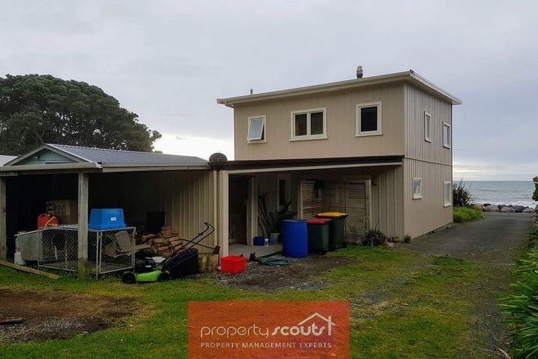 Photo of property in 33 Onaero Beach Road, Onaero, Waitara, 4383