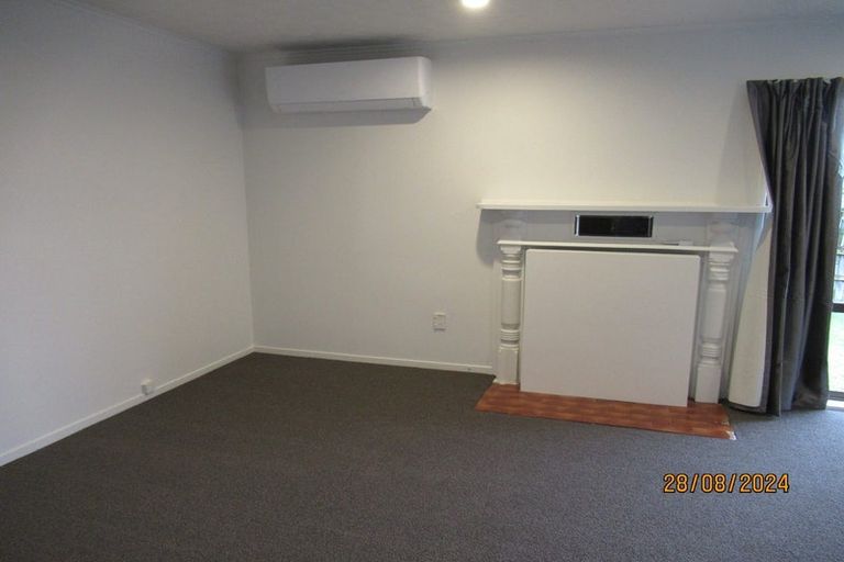 Photo of property in 90 Royal Road, Massey, Auckland, 0614