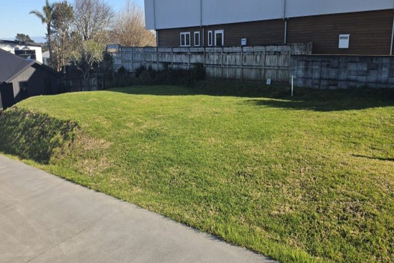 Photo of property in 28 Lismore Street, Strandon, New Plymouth, 4312