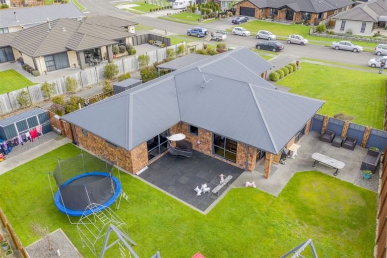 Photo of property in 16 Okarito Avenue, Levin, 5510