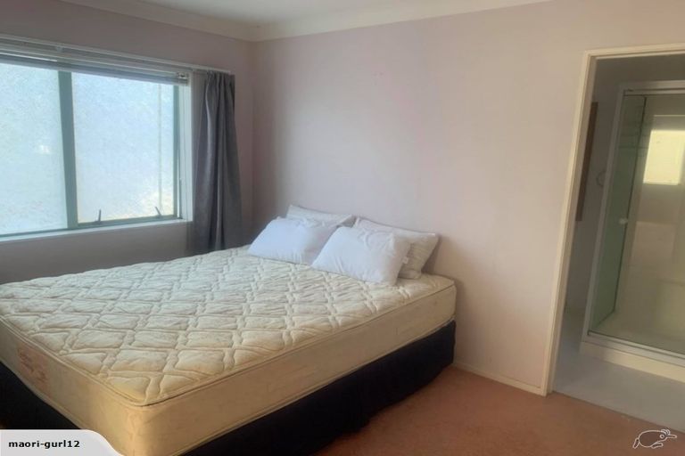 Photo of property in 123 Hobsonville Road, West Harbour, Auckland, 0618