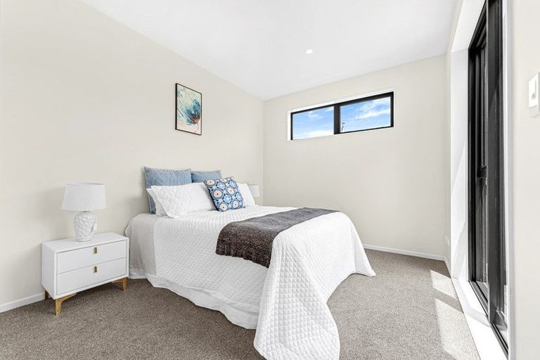 Photo of property in 1 Taukahiwi Road, Pukekohe, 2120