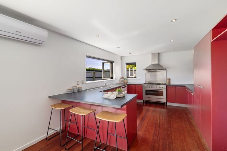 Photo of property in 72 Mauger Drive, Heathcote Valley, Christchurch, 8022