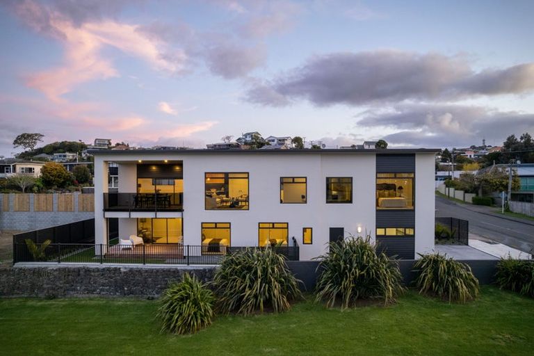 Photo of property in 9 Bayly Road, Moturoa, New Plymouth, 4310