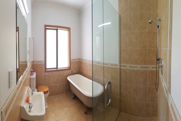 Photo of property in 7 Daphne Harden Lane, Paremoremo, Auckland, 0632