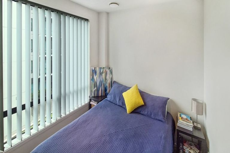 Photo of property in The Docks Apartments, 321/6 Dockside Lane, Auckland Central, Auckland, 1010