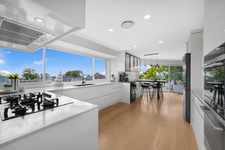 Photo of property in 1/25 Seymour Road, Mellons Bay, Auckland, 2014