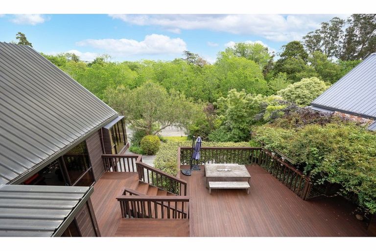 Photo of property in 7 Shalamar Drive, Cashmere, Christchurch, 8022