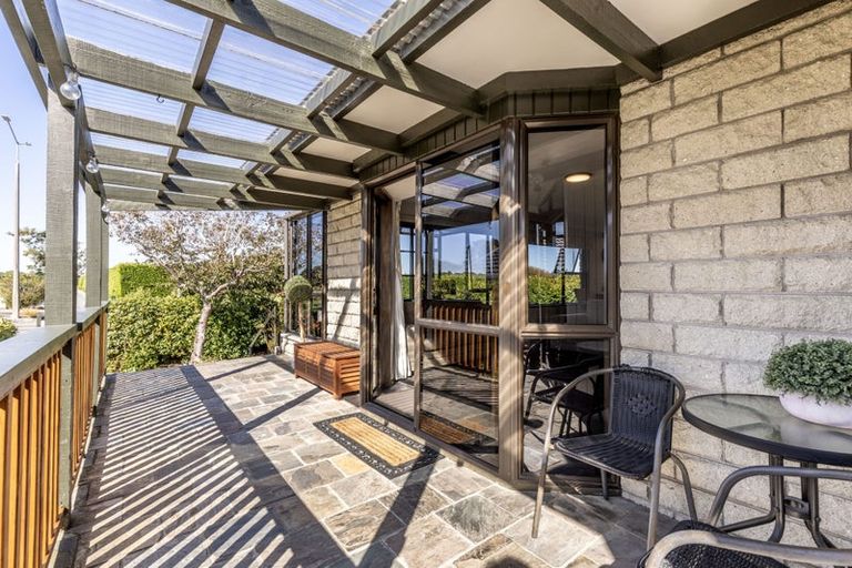 Photo of property in 720 Queens Drive, Waikiwi, Invercargill, 9810