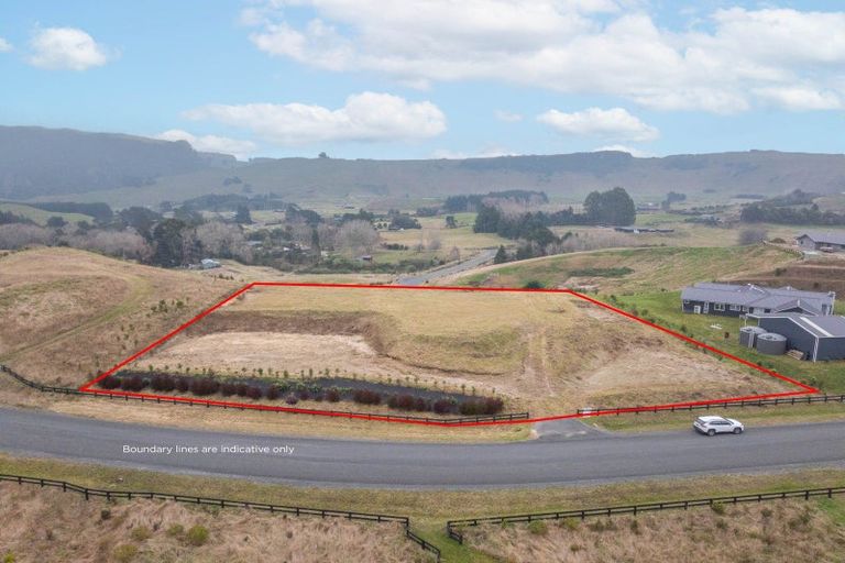 Photo of property in 6 Olsen Place, Kinloch, 3385