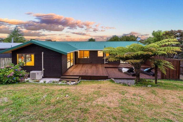 Photo of property in 8 Chardon Place, Henderson, Auckland, 0612