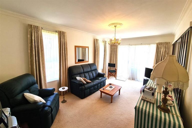 Photo of property in 2/8 Camrose Place, Ilam, Christchurch, 8041