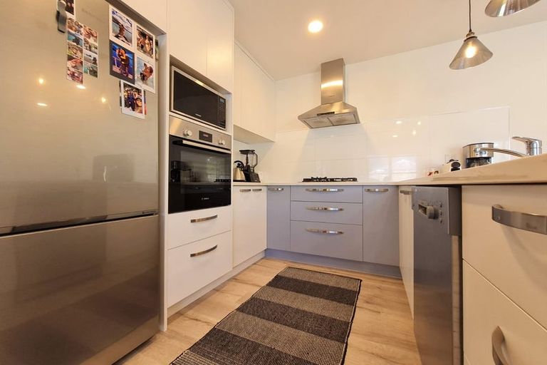 Photo of property in 117 Karepiro Drive, Stanmore Bay, Whangaparaoa, 0932