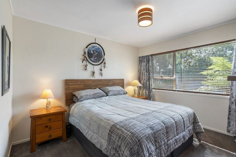 Photo of property in 2/38 Blacklock Avenue, Henderson, Auckland, 0612