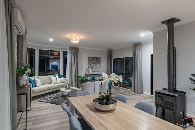 Photo of property in 12a Pekanga Road, Normandale, Lower Hutt, 5010