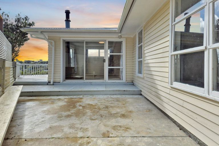 Photo of property in 10 Voltaire Street, Karori, Wellington, 6012