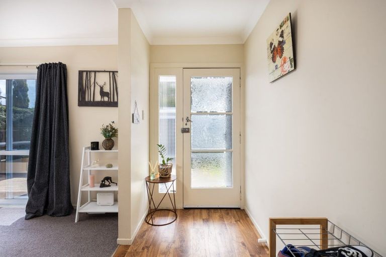 Photo of property in 136a Seaview Road, Westown, New Plymouth, 4310