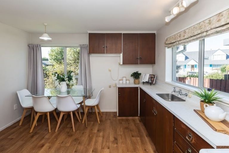 Photo of property in 1/4 Tracy Place, Redwood, Christchurch, 8051