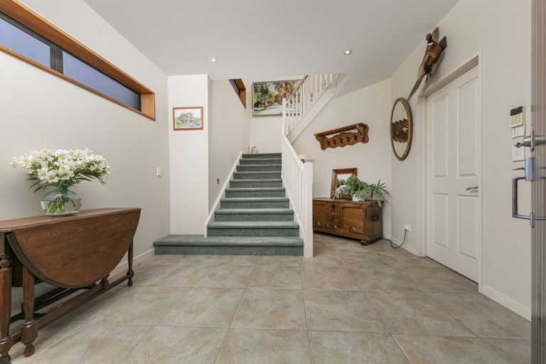 Photo of property in 10 Ashburn Close, Orewa, 0931