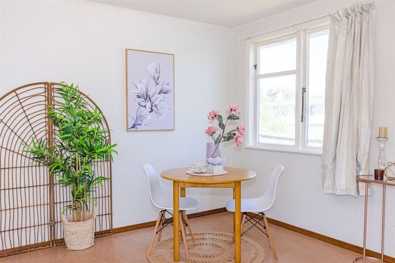 Photo of property in 24 Titoki Street, Castlecliff, Whanganui, 4501