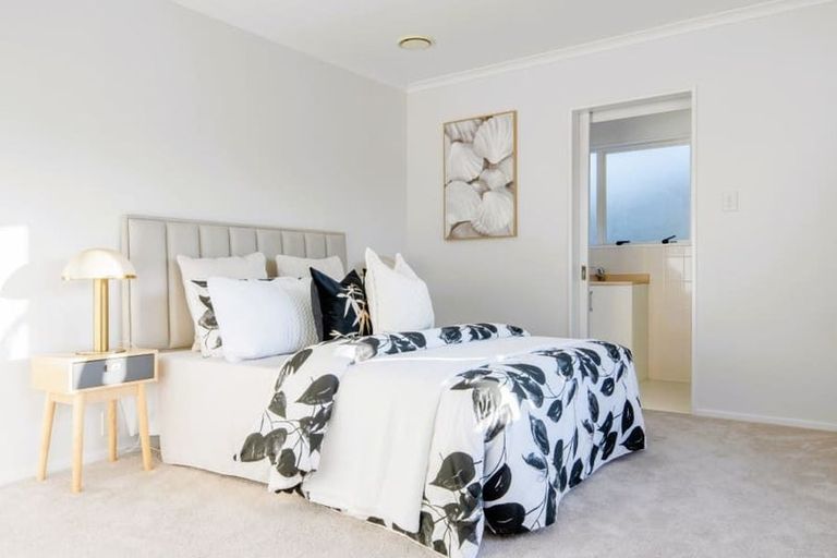 Photo of property in 19 Stanford Street, Albany, Auckland, 0632