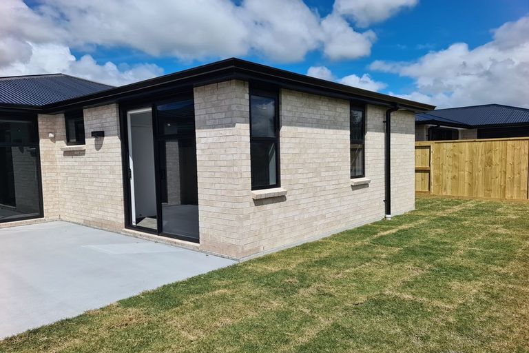 Photo of property in 11 Hinaki Street, Poike, Tauranga, 3112