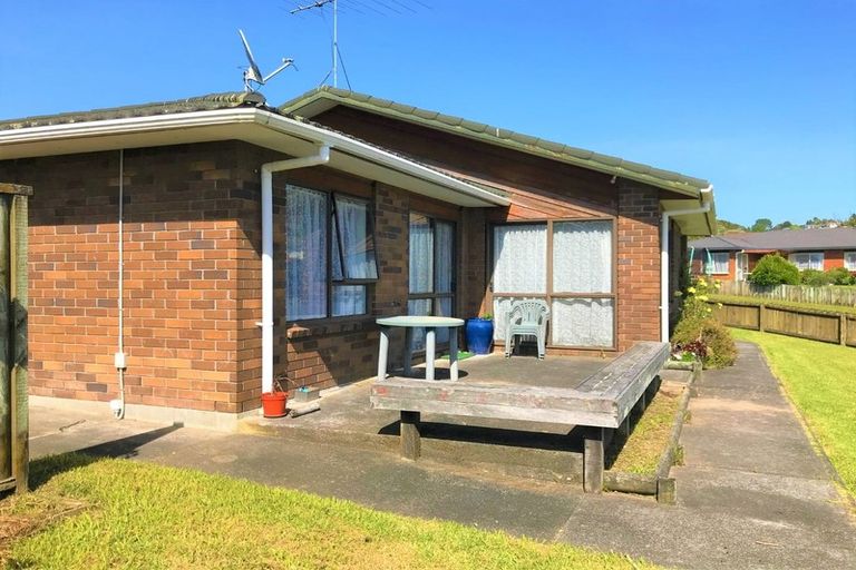 Photo of property in 2 Sherpa Place, Massey, Auckland, 0614