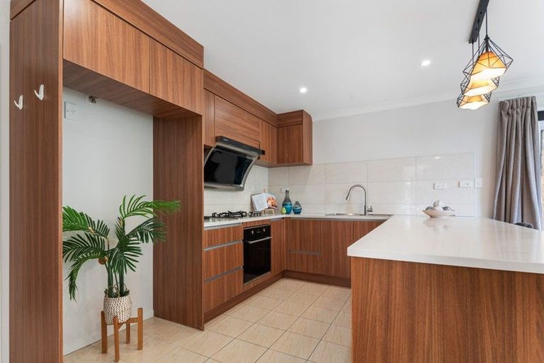 Photo of property in 34a Sovereign Place, Glenfield, Auckland, 0629