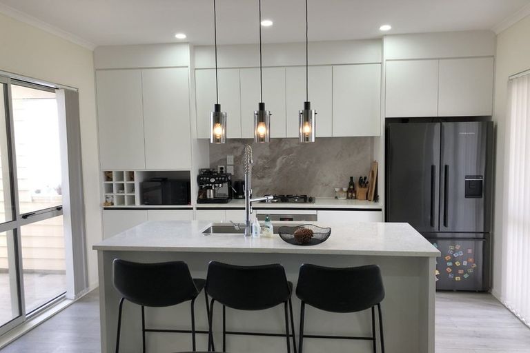 Photo of property in 17 Warbler Crescent, Papakura, 2110