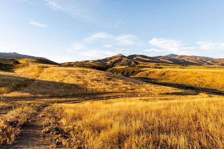 Photo of property in 35 Kordia Way, Waikerikeri, 9391