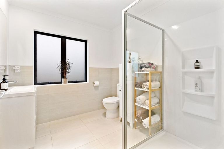 Photo of property in 58 Whenuapai Drive, Whenuapai, Auckland, 0618