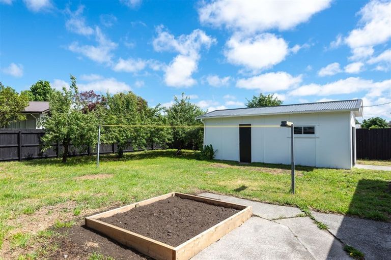 Photo of property in 17 Ballantyne Avenue, Upper Riccarton, Christchurch, 8041