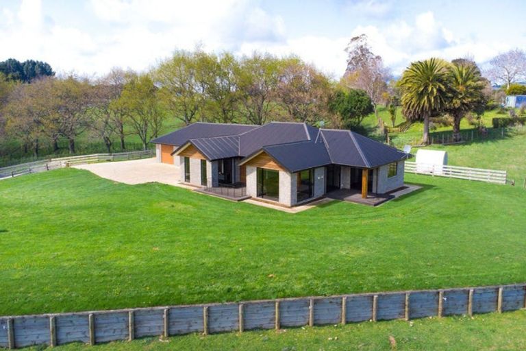Photo of property in 34 Cowper Road, Dannevirke, 4930