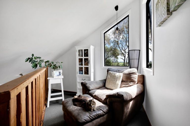 Photo of property in 20 Kiri Road, Te Kiri, Opunake, 4682