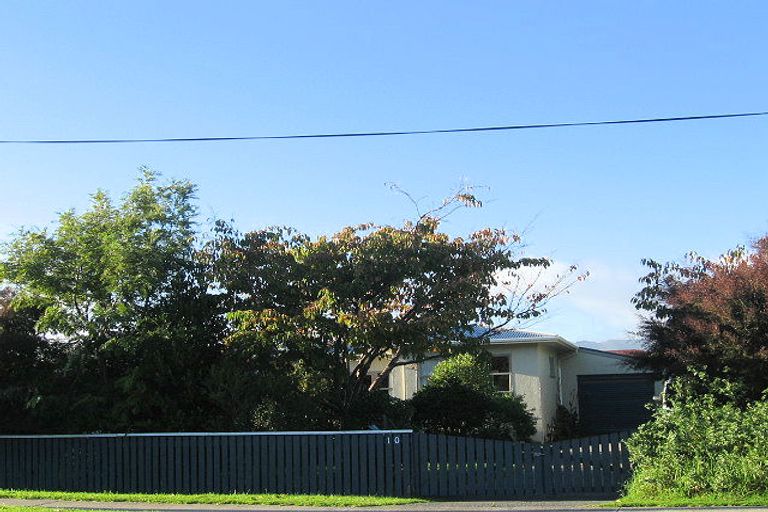 Photo of property in 10 Percival Road, Paraparaumu Beach, Paraparaumu, 5032