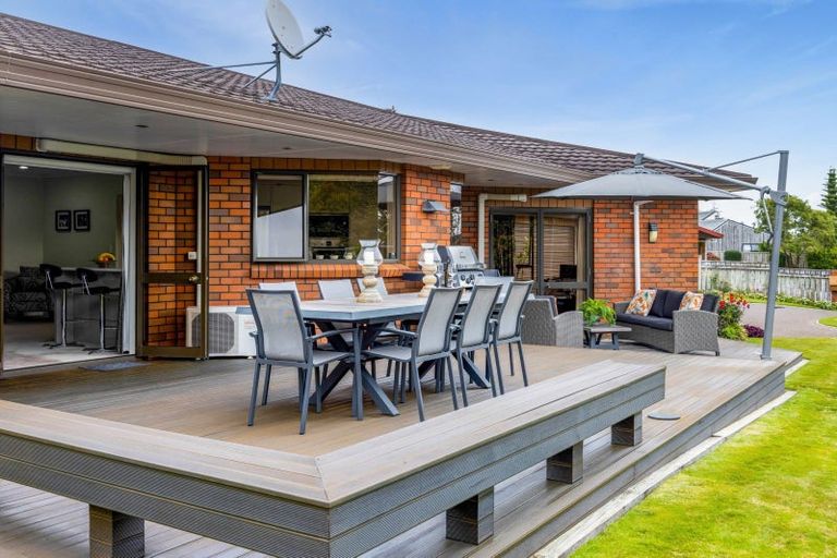 Photo of property in 3b Larsen Place, Merrilands, New Plymouth, 4312