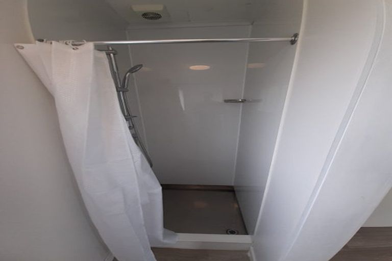 Photo of property in 8 Charles Road, Hannahs Bay, Rotorua, 3010