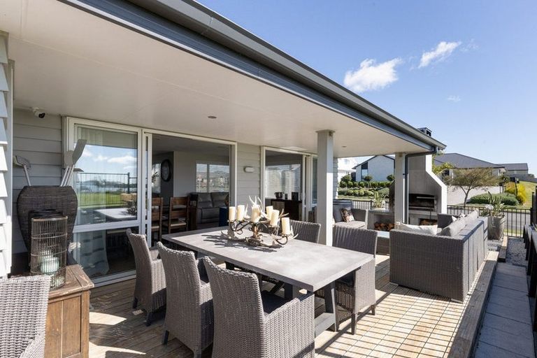 Photo of property in 30 Ridge Drive, Omokoroa, 3114