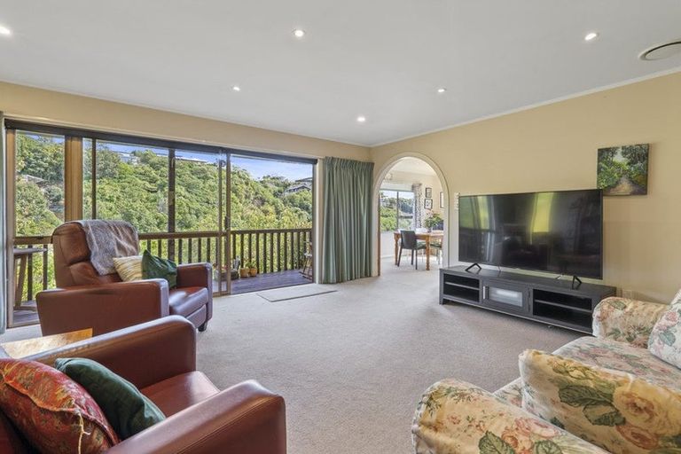 Photo of property in 2 Waterford Drive, Churton Park, Wellington, 6037