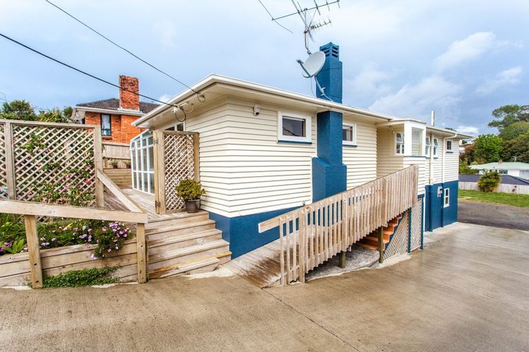 Photo of property in 18 Tristram Avenue, Forrest Hill, Auckland, 0620