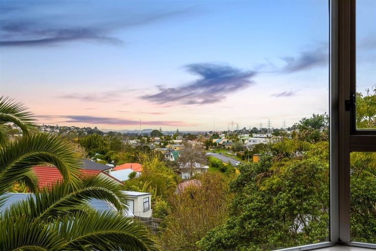 Photo of property in 10 Yule Place, Massey, Auckland, 0614