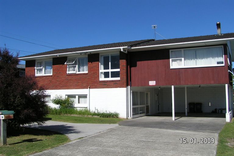 Photo of property in 108 Te Atatu Road, Te Atatu South, Auckland, 0610