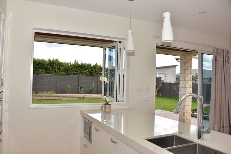 Photo of property in 16 Orchard Terrace, Riverhead, 0820