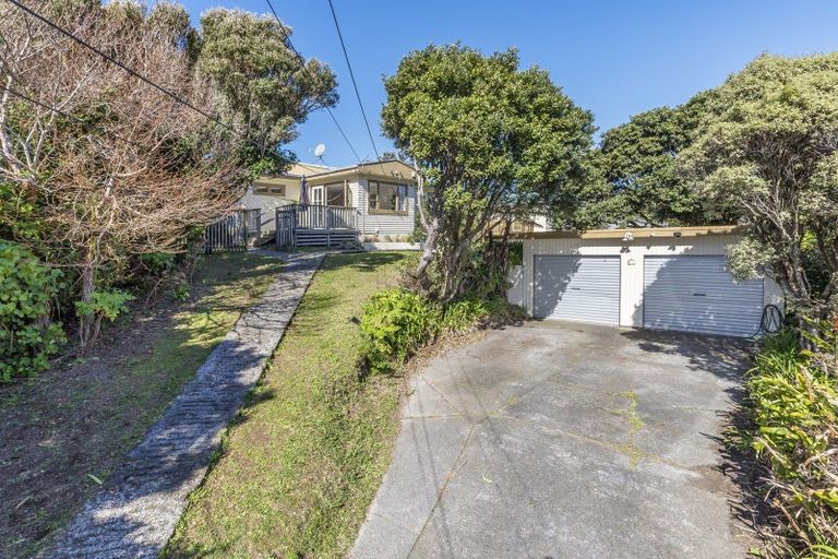 Photo of property in 10 Handyside Street, Tawa, Wellington, 5028