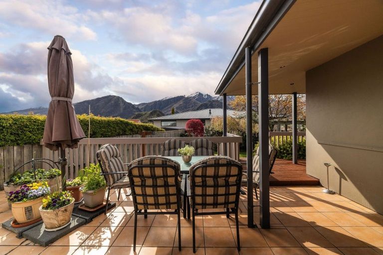 Photo of property in 19 Bracken Street, Arrowtown, 9302