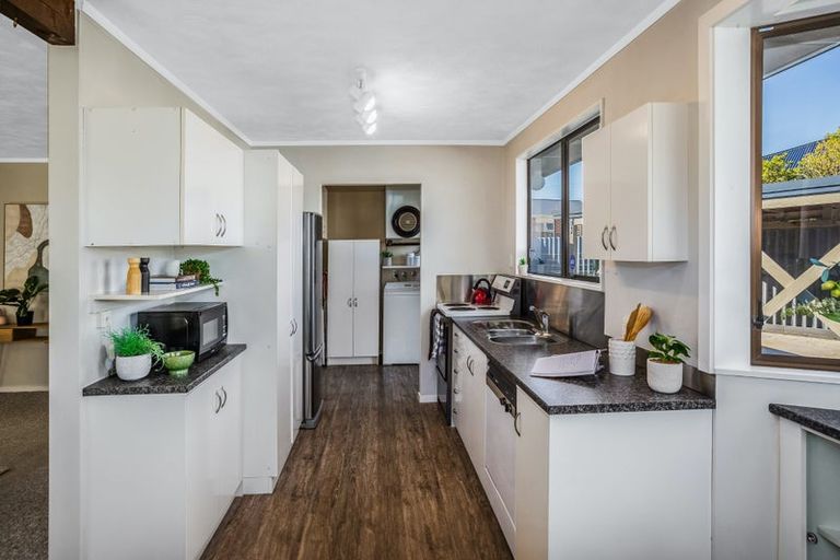 Photo of property in 2/27 Tama Street, Alicetown, Lower Hutt, 5010