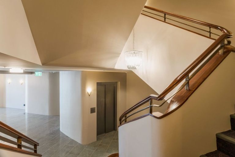 Photo of property in 202/3 Roxburgh Street, Mount Victoria, Wellington, 6011