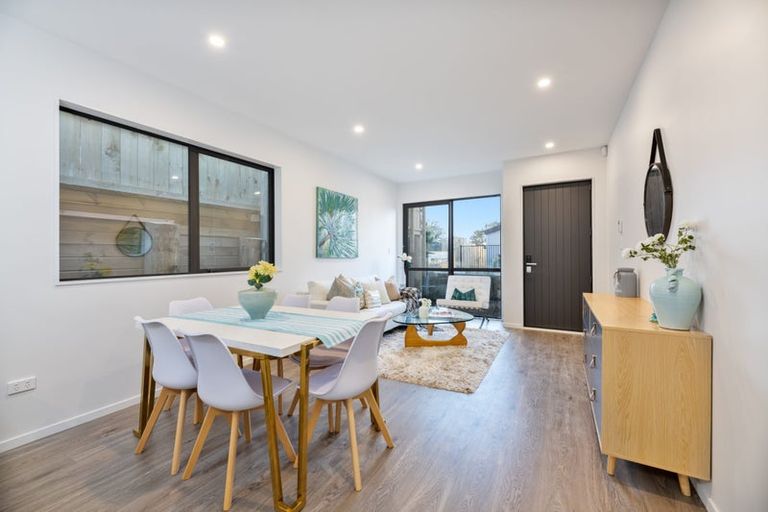 Photo of property in 15b Ranch Avenue, Beach Haven, Auckland, 0626